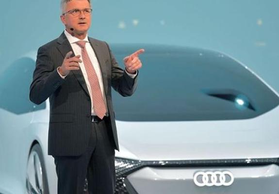 Ο όμιλος VW αποδέσμευσε τον CEO της Audi