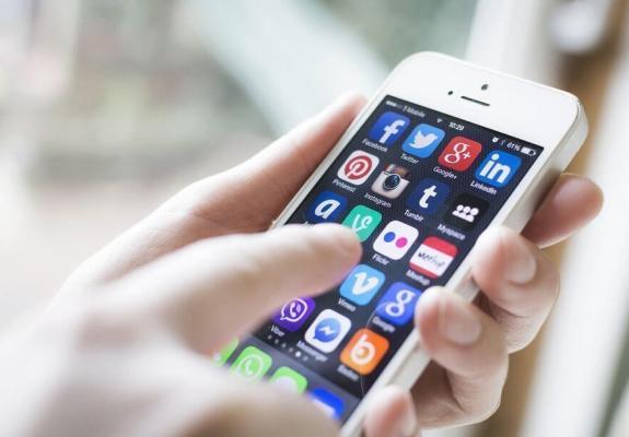 Έπεσαν για 2 ώρες Facebook, Instagram και WhatsApp