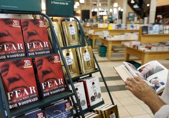 Το «Fear» του Bob Woodward πουλάει σαν τρελό