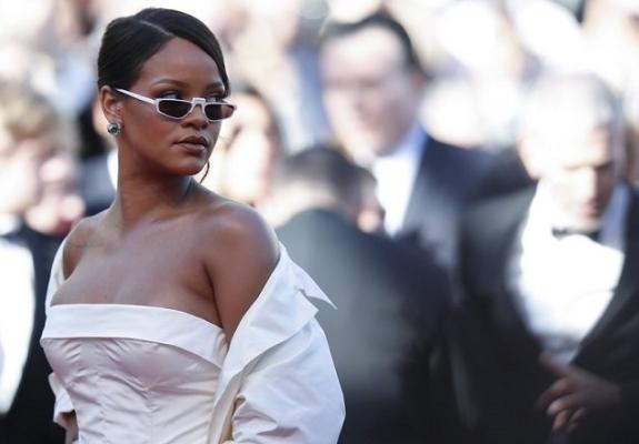Πώς συγκέντρωσε η Rihanna την τεράστια περιουσία της;