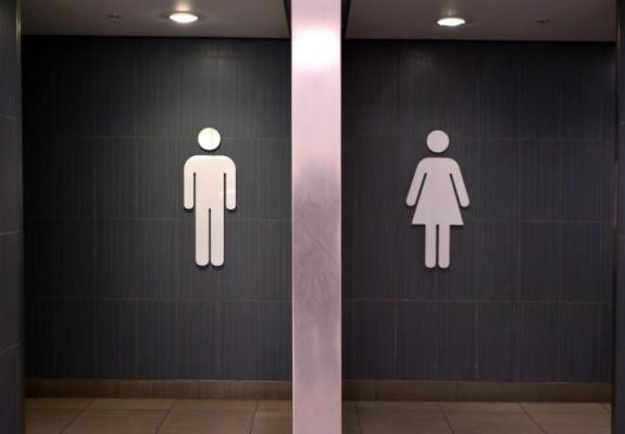 Μ.Βρετανία: Οι γυναίκες χρειάζονται πιο πολλές δημόσιες τουαλέτες