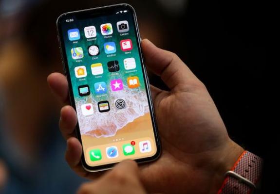 Αλλάζουν οι οθόνες των Iphones σε OLED;