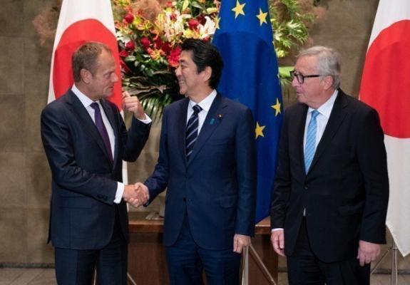 Ευρώπη και Ιαπωνία «σπάνε» τους εμπορικούς δασμούς με το βλέμμα προς τον Trump