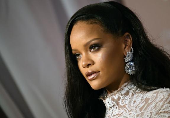 Η Rihanna ετοιμάζει συνεργασία με την Louis Vuitton