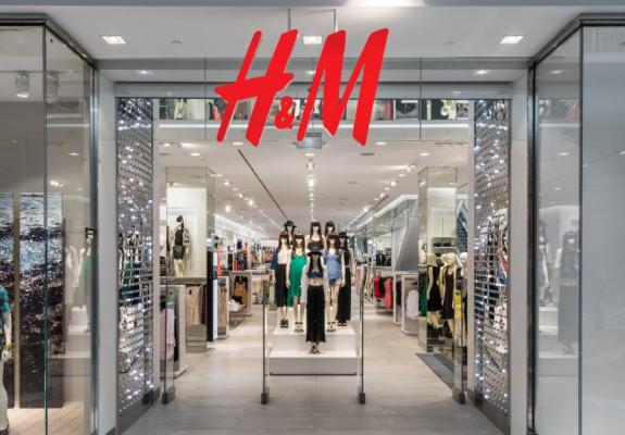 Η H&M απολογείται