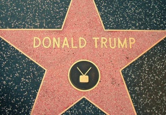 Το Χόλιγουντ θέλει να αφαιρέσει το αστέρι του Trump από τη Λεωφόρο της Δόξας