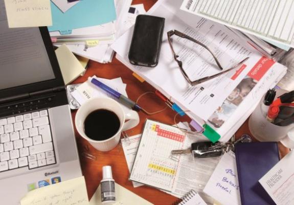 Το ακατάστατο γραφείο είναι ένδειξη ευφυΐας