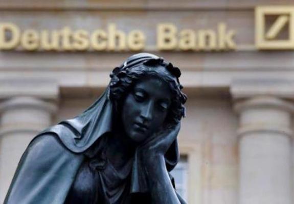 Στο στόχαστρο της FED η Deutsche Bank