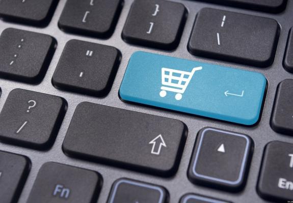 Διπλάσιος ο αριθμός των online αγοραστών την τελευταία δεκαετία