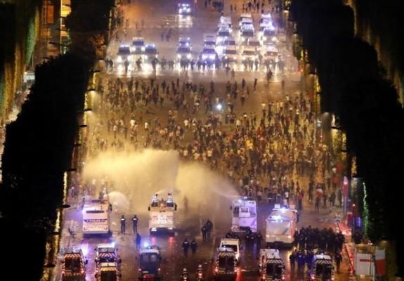 Μουντιάλ: Εκδηλώσεις χαράς αλλά και βανδαλισμοί χθες στη Γαλλία