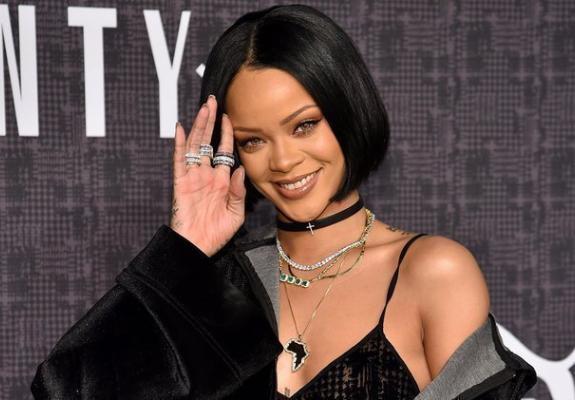 Διαφήμιση στο Snapchat σε ρωτάει αν θες να χαστουκίσεις την Rihanna