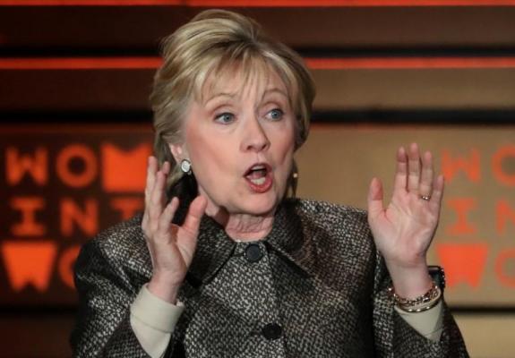 Όταν η Hillary τρόλαρε τον Trump