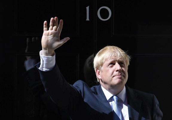 O Boris Johnson, το νέο υπουργικό, οι αντιδράσεις και ο Larry