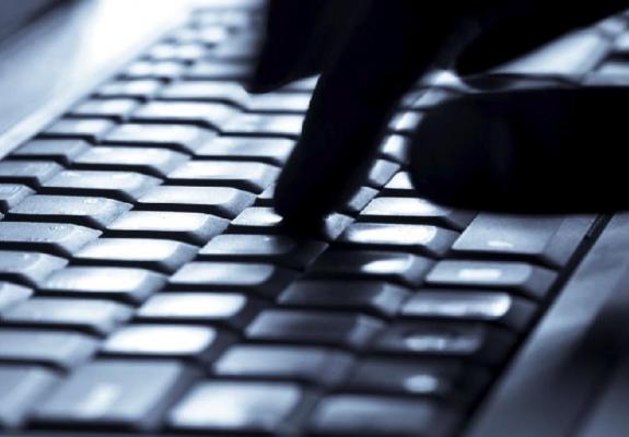 Οι μισοί Αμερικανοί έχουν υποστεί παρενόχληση στο Διαδίκτυο