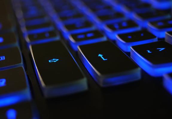 Έλον Μασκ: Θα συνδέσει τον ανθρώπινο εγκέφαλο με υπολογιστές