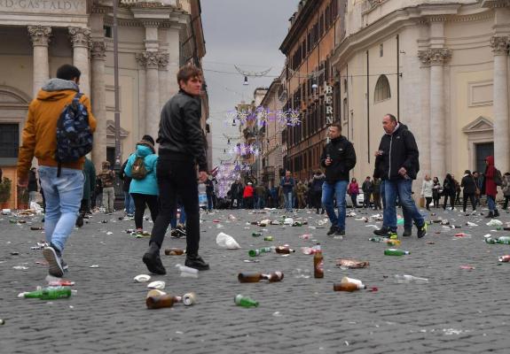 Η Ρώμη «πνίγεται» στα σκουπίδια και αυτό δεν είναι αστείο