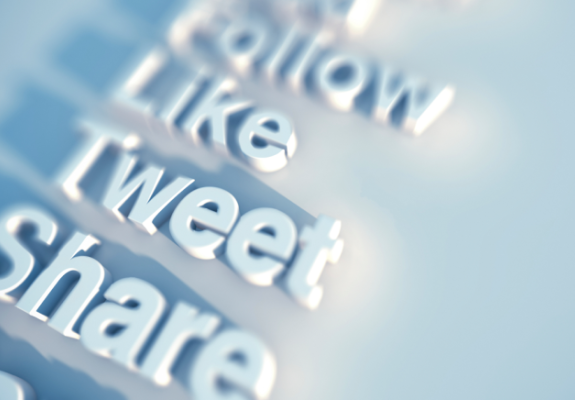 Eίναι τα social media χάσιμο χρόνου;