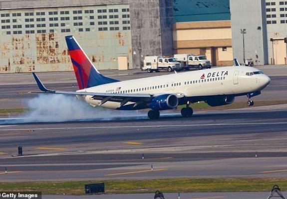 Ασυνήθιστες ρωγμές εμφανίστηκαν σε Boeing 737 Next Generation