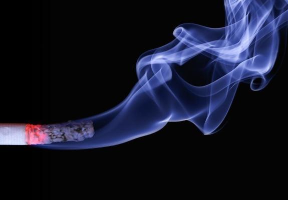 Η κύρια αιτία πρόωρων θανάτων στην ΕΕ είναι το κάπνισμα