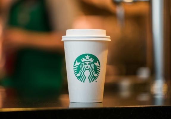 Το Starbucks θα εργοδοτεί μόνο άτομα άνω των 55 στο Μεξικό
