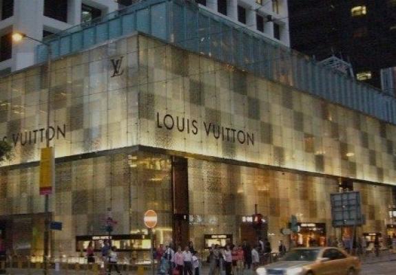 Σκάνδαλο σεξουαλικής παρενόχλησης στη Louis Vuitton