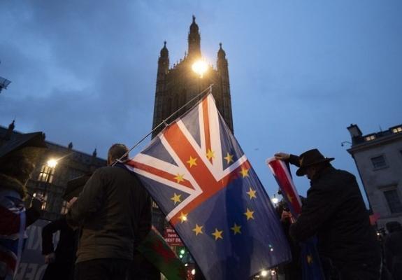 Brexit: Τα σενάρια παράτασης