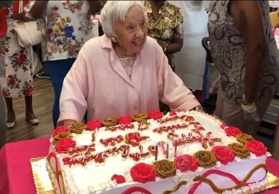 Γυναίκα 107 χρονών μας λέει το μυστικό της μακροζωίας της
