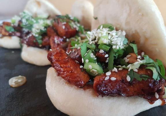 To Fork Food Market μας σύστησε τo gua bao