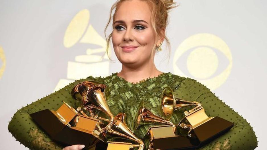 Η Adele τραγουδάει το Fast Love όπως του αξίζει