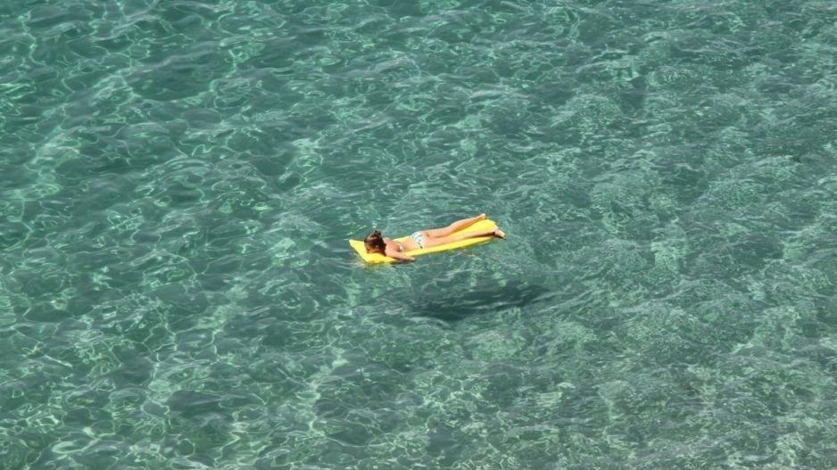 Τουρίστρια στην Κρήτη ήταν 20 ώρες χαμένη στην ανοιχτή θάλασσα πάνω σε φουσκωτό κρεβατάκι