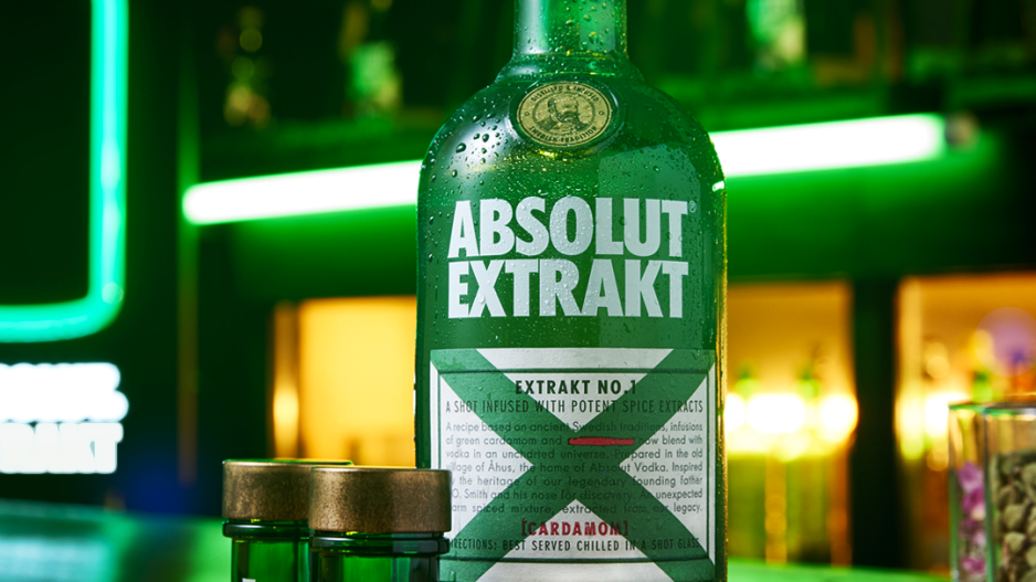 Το Absolut Extrakt μόλις προσγειώθηκε Κύπρο και υπόσχεται να γίνει το νέο μας αγαπημένο σφηνάκι