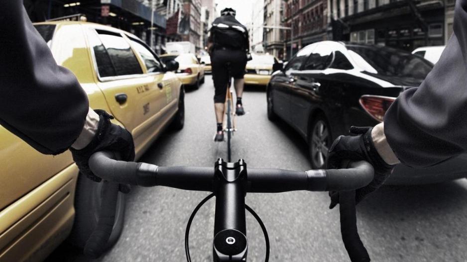 Η Uber «το γυρίζει» στα ποδήλατα