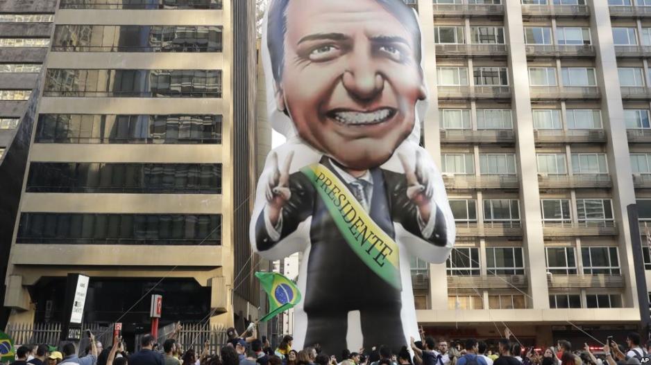 Ο υμνητής της δικτατορίας που έγινε ο νέος πρόεδρος της Βραζιλίας