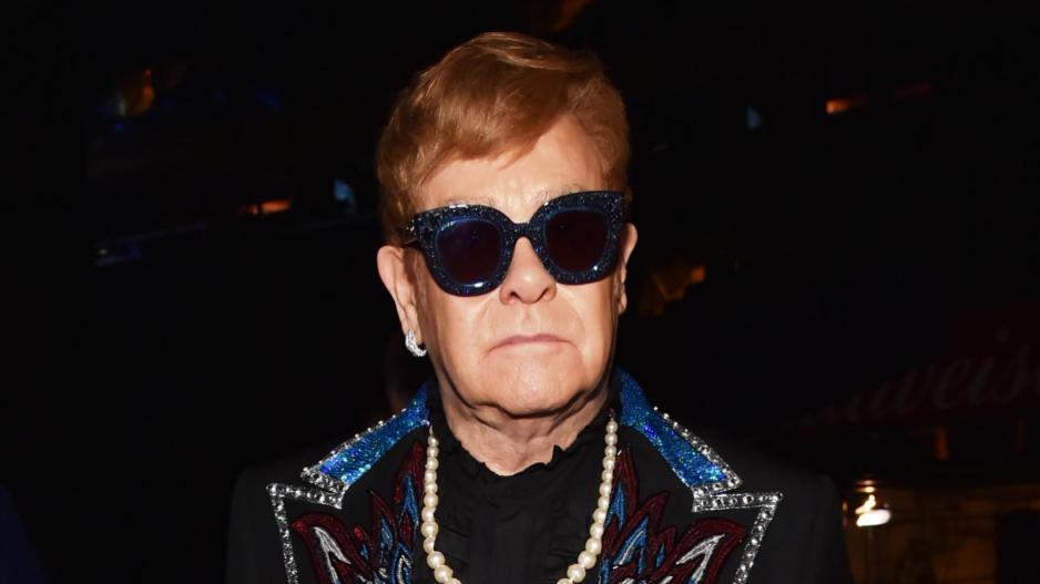 Ο Elton John πρωταγωνιστεί στην πιο μαμάτη χριστουγεννιάτικη διαφήμιση