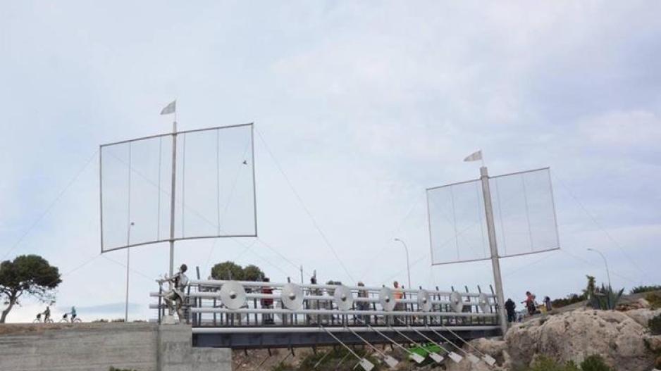 Η γέφυρα «Αργώ» ενώνει το Πάρκο Γλυπτικής και το Πάρκο Κάκτων στην Αγία Νάπα