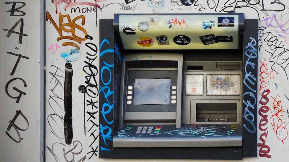 Πάφος: προσπάθησαν να κλέψουν ATM με διπλοκάμπινο