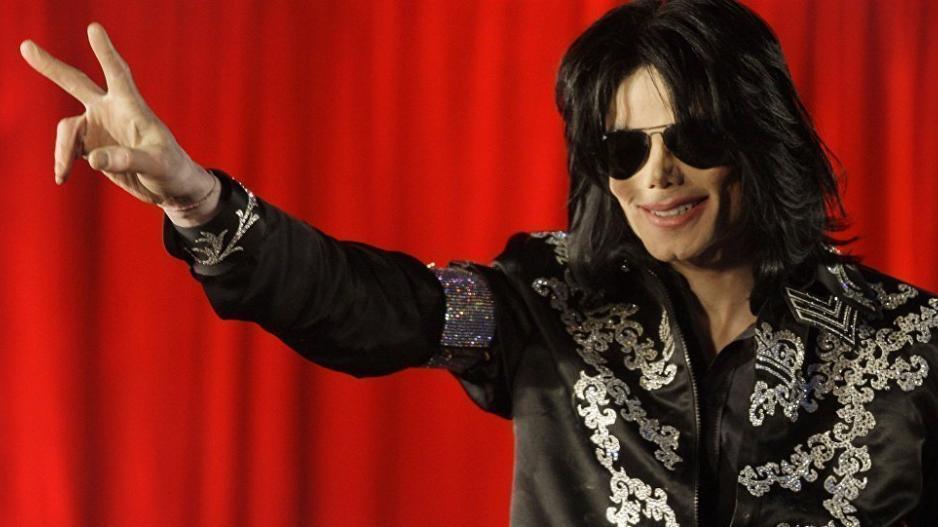 Επίθεση στην Amazon επειδή πουλά κοστούμια του Michael Jackson