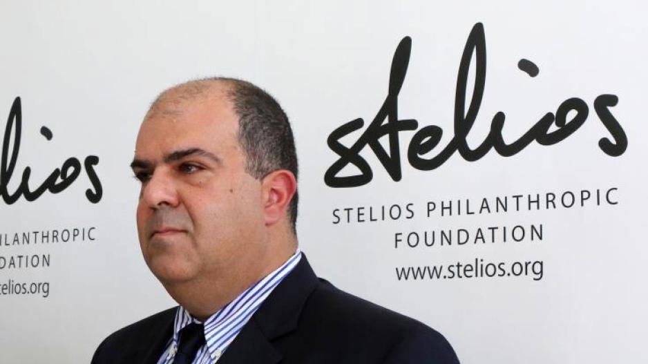 Ο Sir Stelios δίνει 70 χιλιάδες ευρώ στις οικογένειες των θυμάτων του Ορέστη