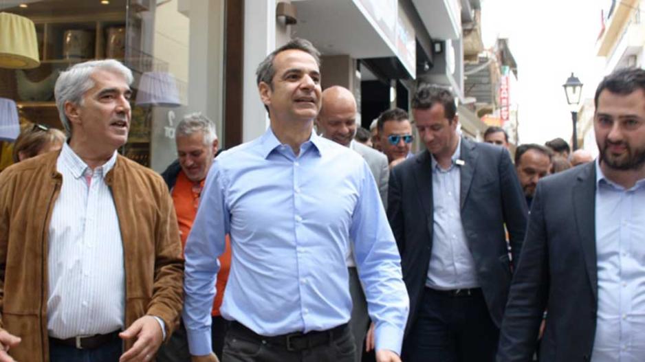 «Μετά από ένα φλερτ με τον λαϊκισμό οι Έλληνες επιστρέφουν σε παραδοσιακό κόμμα»