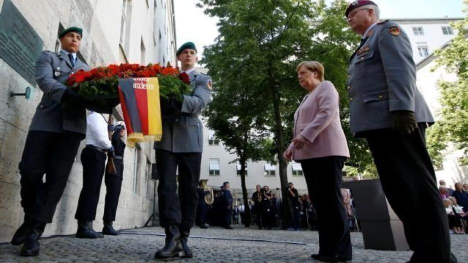 Στη Γερμανία τιμήθηκαν οι άντρες που αποπειράθηκαν να δολοφονήσουν τον Χίτλερ