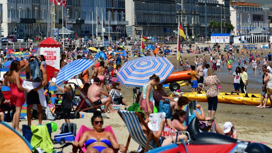 Η Βρετανία κατέρριψε το ρεκόρ ζέστης της χώρας