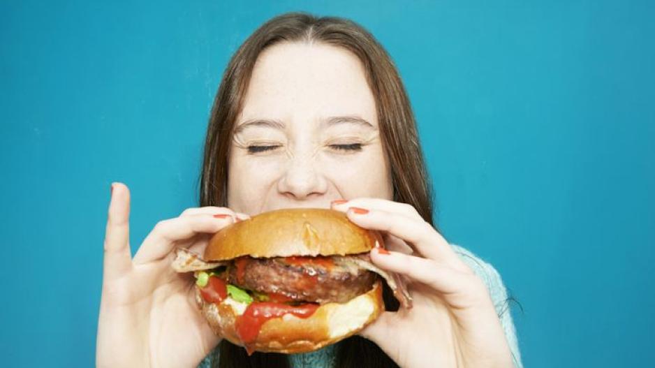 3 λόγοι για να σταματήσεις να τρως γρήγορα