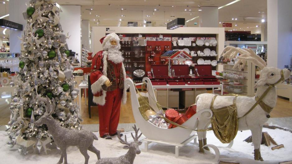 Κύπρος: Το Υπουργείο απειλεί με πρόστιμα όσα μαγαζιά δεν έχουν στολίσει ακόμα για τα Χριστούγεννα*