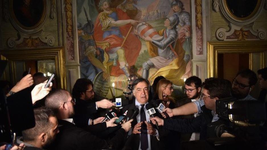 Η κυβέρνηση της Ιταλίας προσβάλει τους Ιταλούς