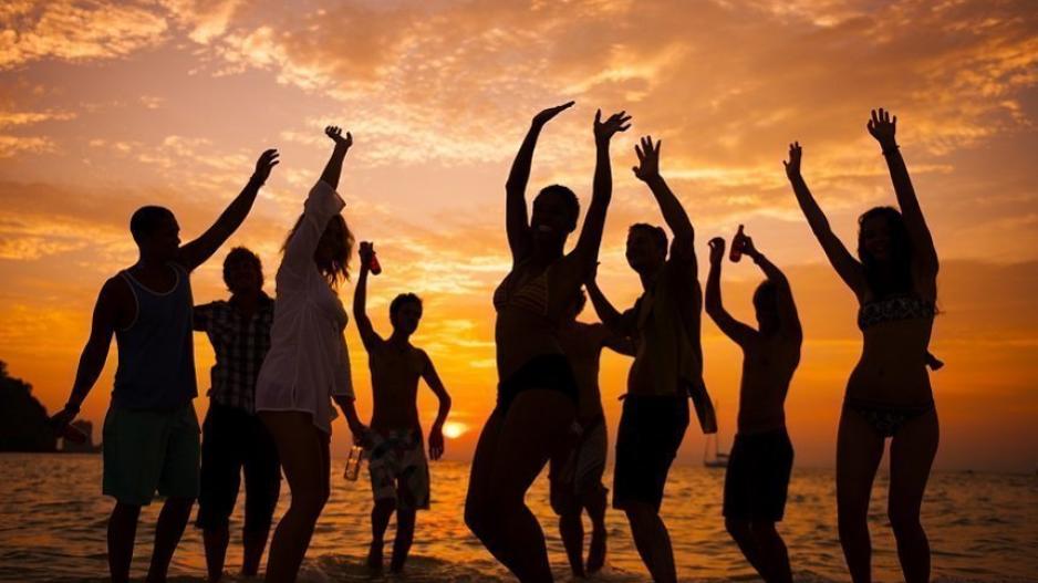 Χρειάζεσαι ειδική άδεια για να διοργανώσεις beach party στην Κύπρο;