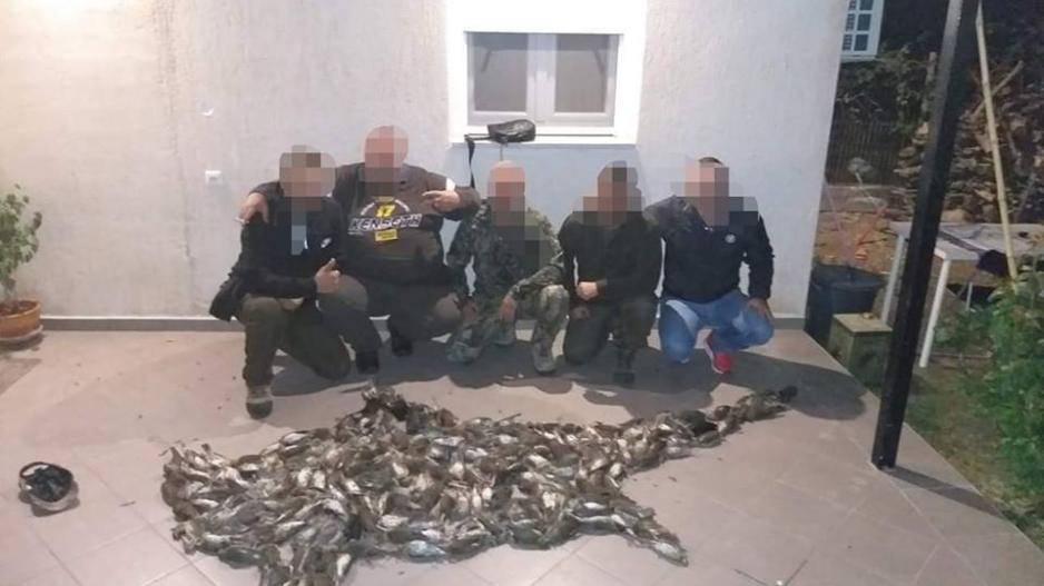 Έβγαλαν χαρούμενοι σέλφι με 200 «τζιήκλες», επειδή Κύπρος