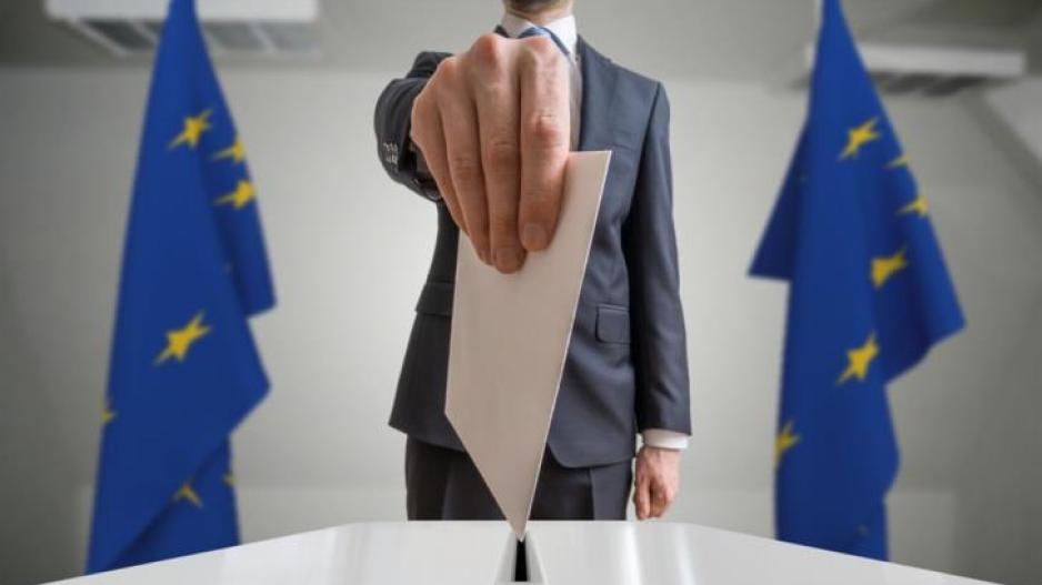 Ευρωεκλογές: Απαγορεύεται η χρήση τηλεφώνων στα εκλογικά κέντρα