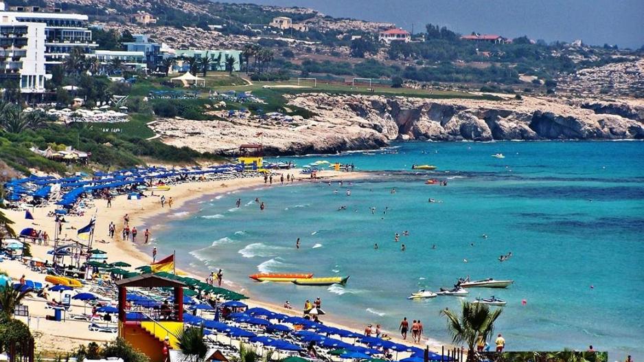 Bloomberg: Η Κύπρος επωφελείται οικονομικά από το ζεστό κλίμα