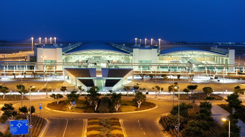 Δέκα εκατομμύρια επιβάτες πέρασαν από τα κυπριακά αεροδρόμια φέτος