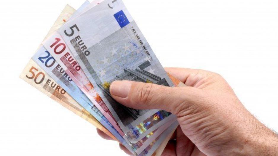 Οι Κύπριοι δημόσιοι υπάλληλοι ξοδεύουν περισσότερα